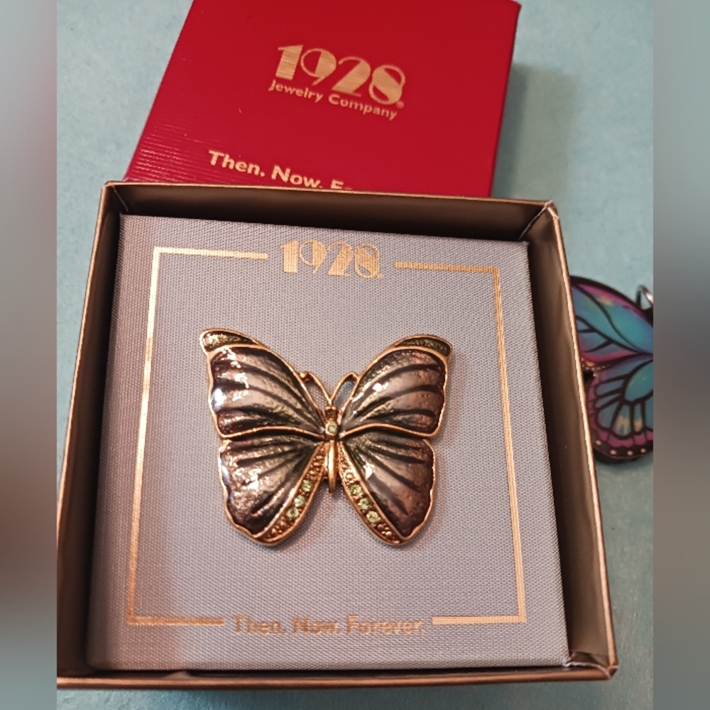 Butterfly Jewelry: Dollywood Pendant & 1928 Enamel Pin - Picture 3 of 7